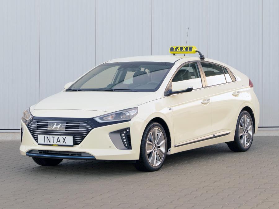 Hyundai IONIQ hybrid Taxi by INTAX '2017